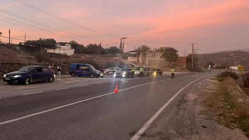 Aydın'da jandarma 74 ekip ve 214 personelle denetim gerçekleştirdi