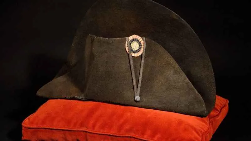 Napolyon'un şapkası 1,9 milyon euroya alıcı buldu