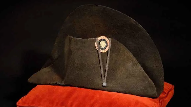 Napolyon'un şapkasına 1,9 milyon euro!