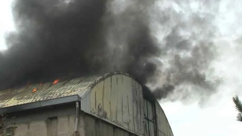 Arnavutköy’de fabrikada korkutan yangın