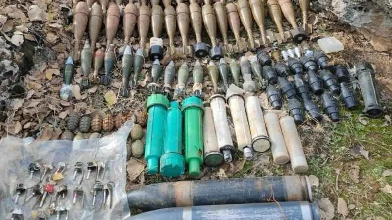 Teröristlere ait çok sayıda mühimmat ele geçirildi