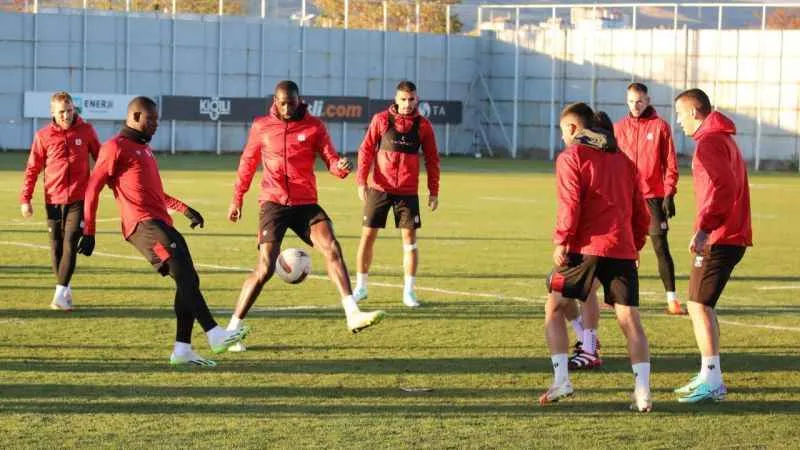 Sivasspor’da Trabzonspor mesaisi sürüyor