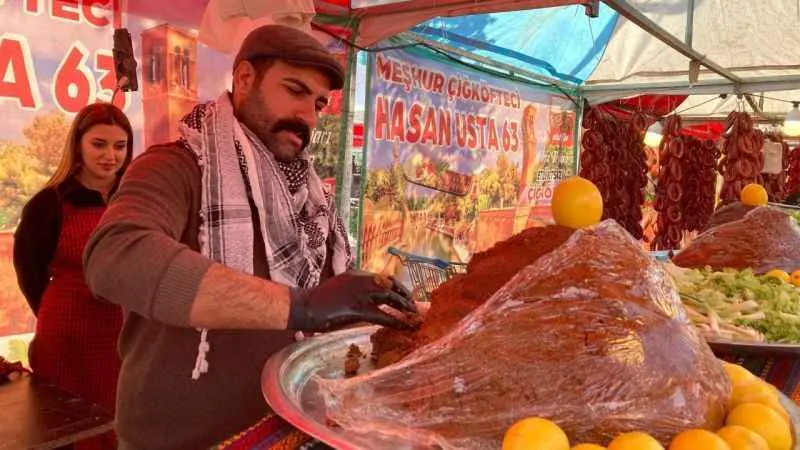Ankara'da kağıt kebabı yeme yarışması