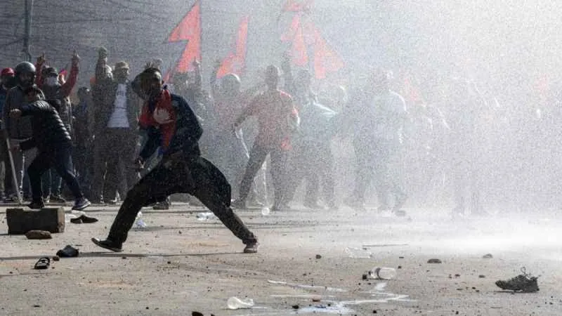 Nepal’de monarşi yanlısı göstericilere polis müdahalesi