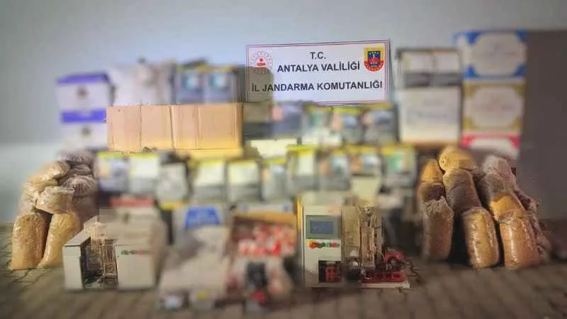 Antalya’da bir depoda 480 kilo tütün ele geçirildi