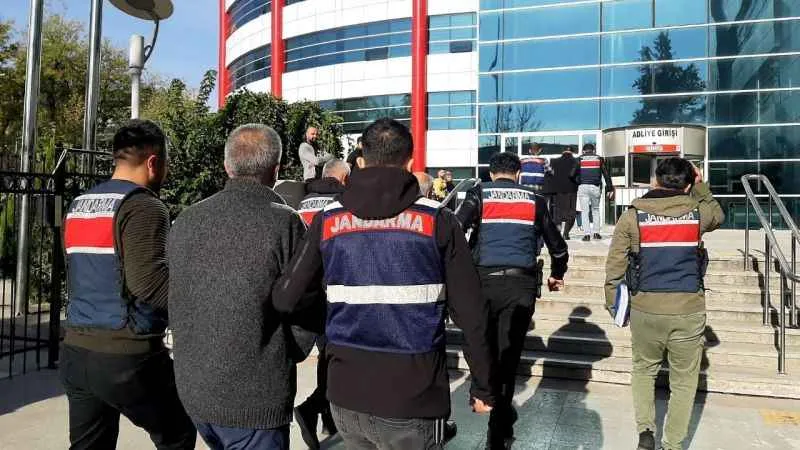 Teröristlere silah ve mühimmat temin eden 3 kişi tutuklandı