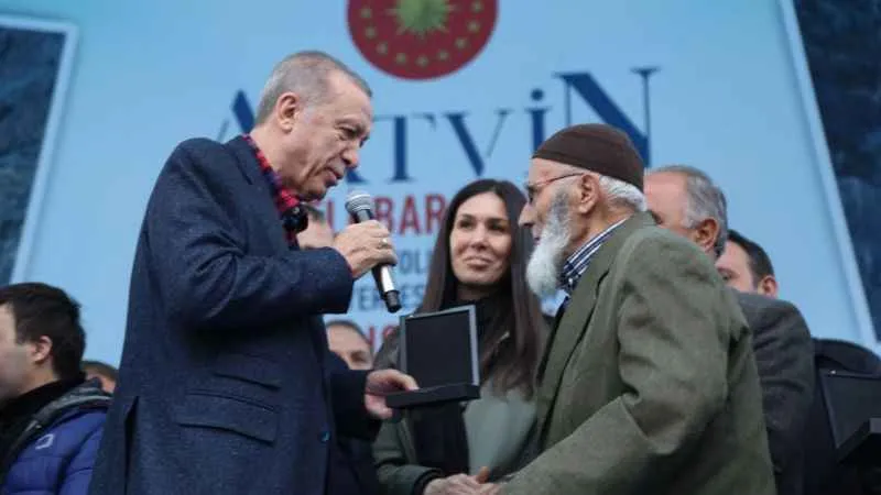 Cumhurbaşkanı Erdoğan Binali dedeye doğal gaz sözünü tuttu