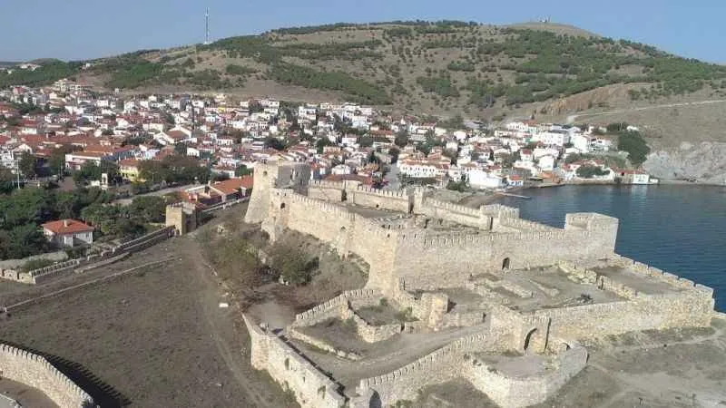 Bozcaada Kalesi’nde ilk arkeolojik kazılar gerçekleştirildi