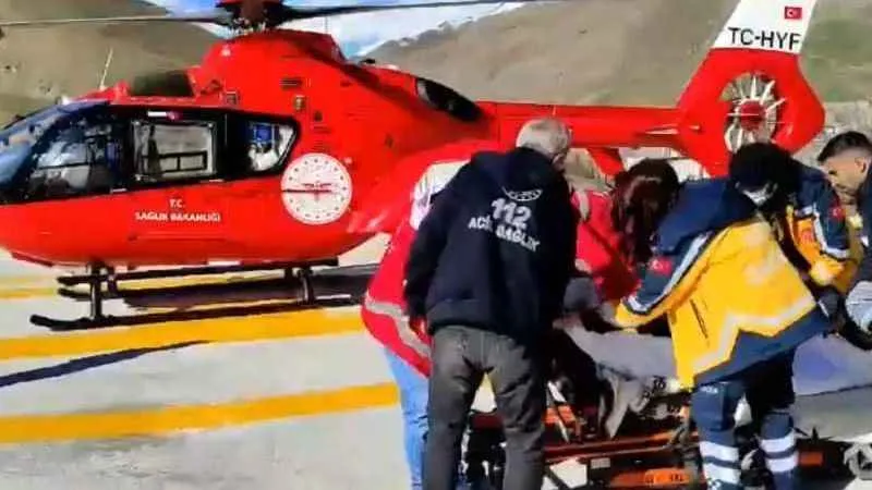 Helikopter ambulans ayağı kırık hasta için havalandı