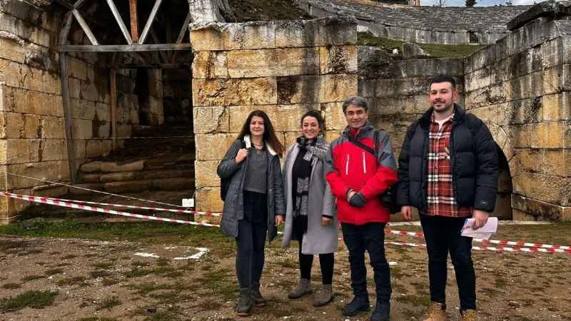 Akademisyenler Konuralp Antik Kenti'ni inceledi 