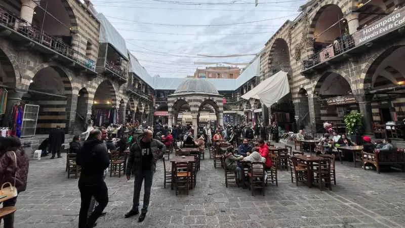 Diyarbakır’da hafta sonu turist yoğunluğu