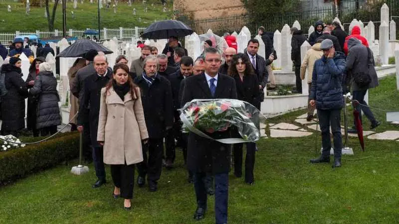 CHP Genel Başkanı Özel, Bosna Hersek Devlet Günü törenlerine katıldı