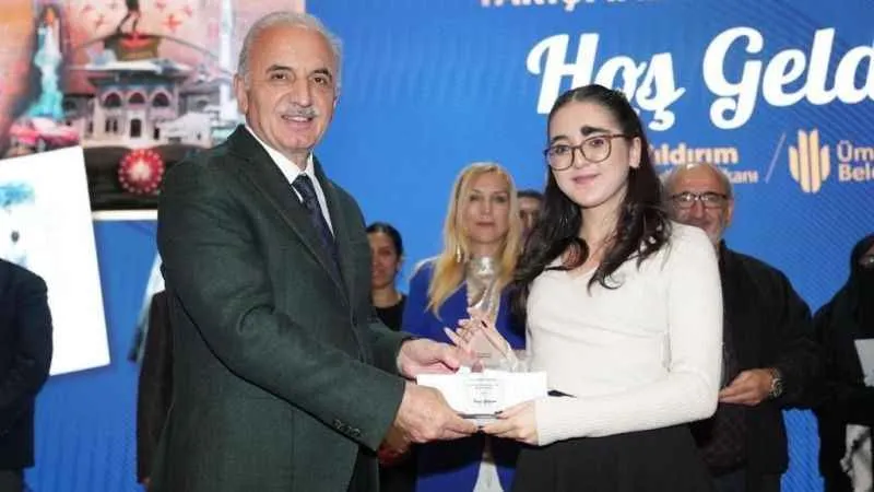 Ümraniye’de resim, hikaye ve şiir yarışmasında ödüller verildi