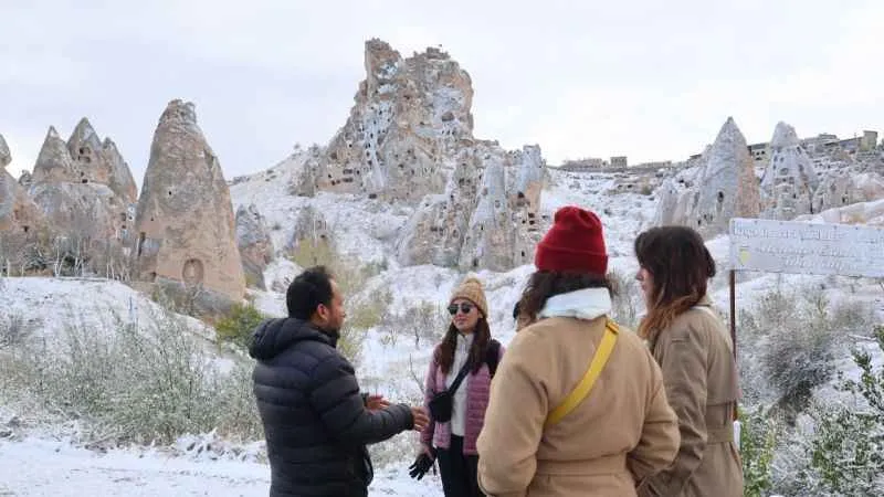 Kar yağdı, Kapadokya’da kartpostallık manzaralar oluştu