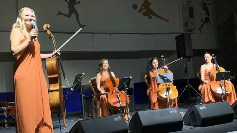 Cello Paradiso grubu Gelibolu’da sahne aldı
