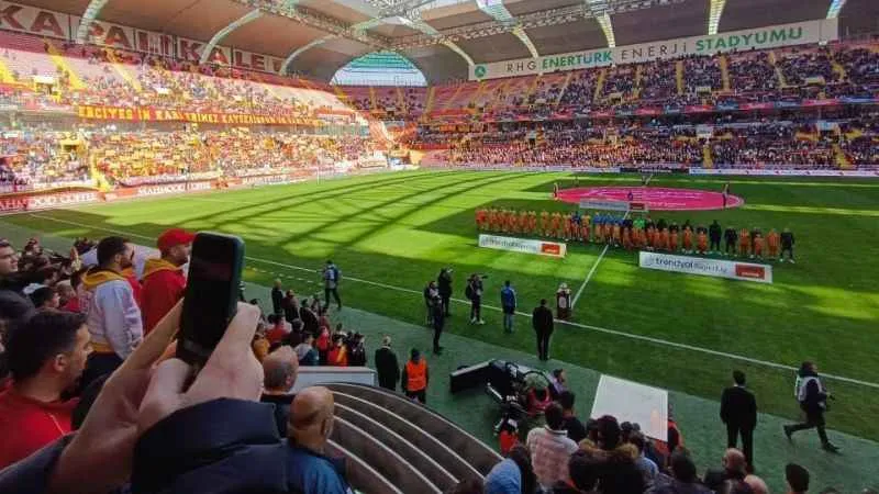 Kayserispor - Adana Demirspor maçını 9 bin taraftar izledi