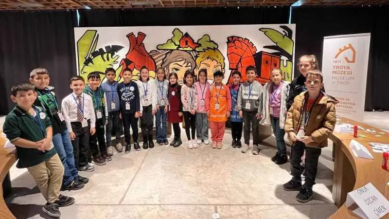 Troya Müzesi bir günlüğüne çocuklar tarafından yönetildi