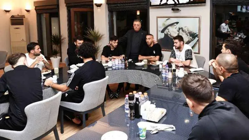 Ahmet Nur Çebi, Futbol A Takımı ve Tekerlekli Sandalye Basketbol Takımı'na veda etti