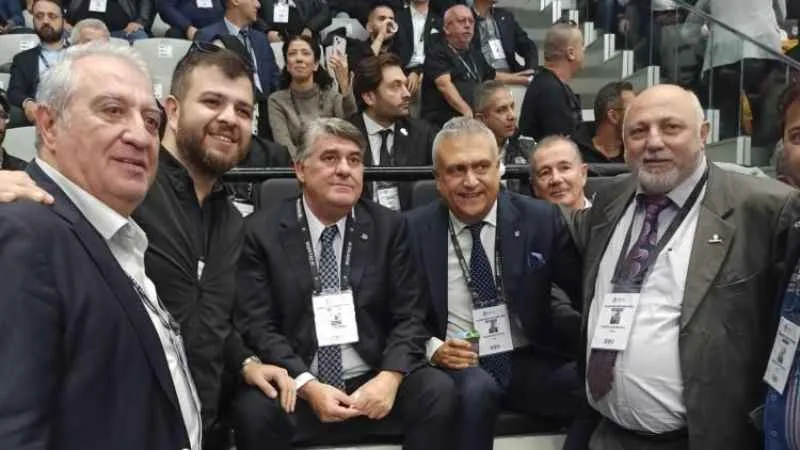 Serdal Adalı yönetim kurulunu tanıttı