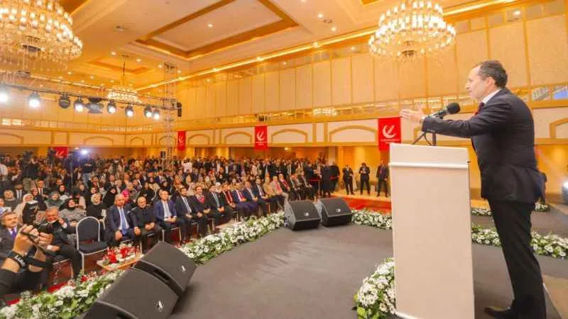 Yeniden Refah Partisi belediye başkan adaylarını tanıttı