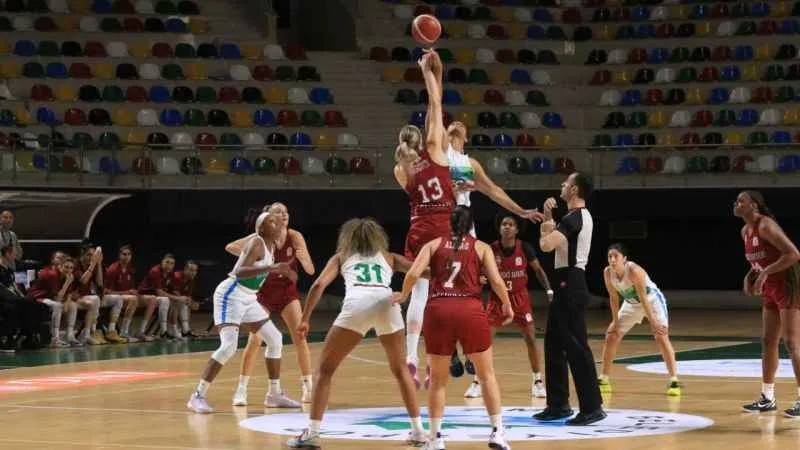 KBSL: İzmit Belediyespor: 72 - Melikgazi Kayseri Basketbol: 76