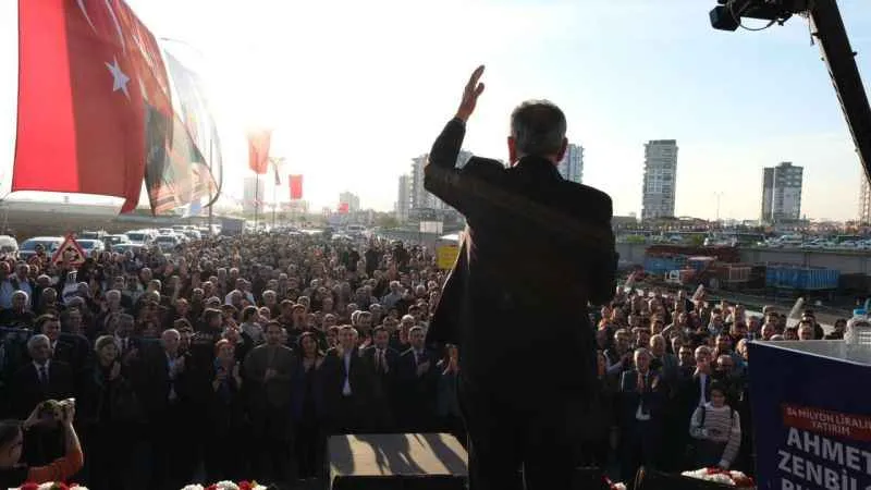 Ahmet Zenbilci Bulvarı açıldı, Adanalılar Murat Kekilli konseriyle coştu