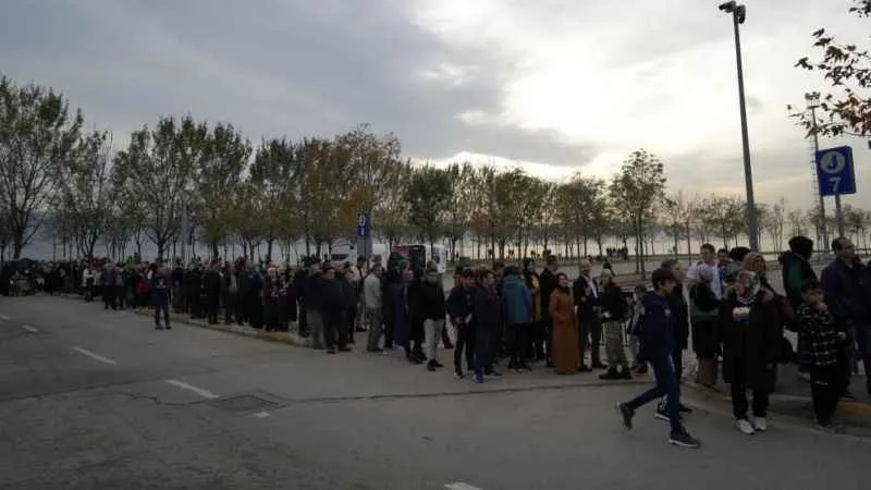 TCG Anadolu'ya 7'den 70'e ziyaretçi akını: Uzun kuyruk oluştu