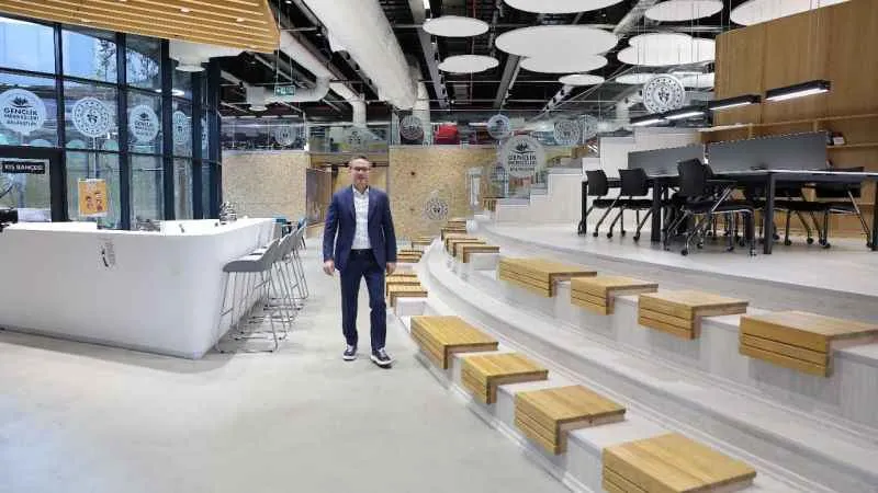 Başakşehir Belediye Başkanı Kartoğlu, gençleri Başakşehir Gençlik Merkezi’ne davet etti