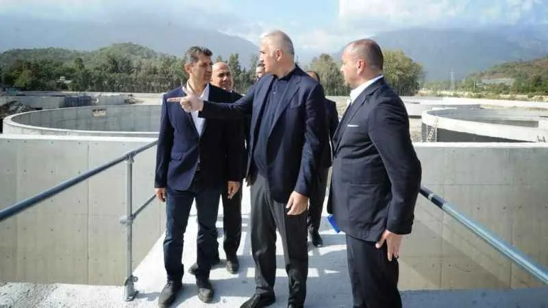 Bakan Ersoy'dan CHP Genel Başkanı Özel'e: "Emek hırsızlığı yapmasın"