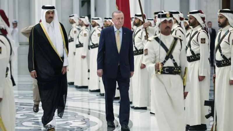 Cumhurbaşkanı Erdoğan, Katar Emiri Al Thani ile bir araya geldi