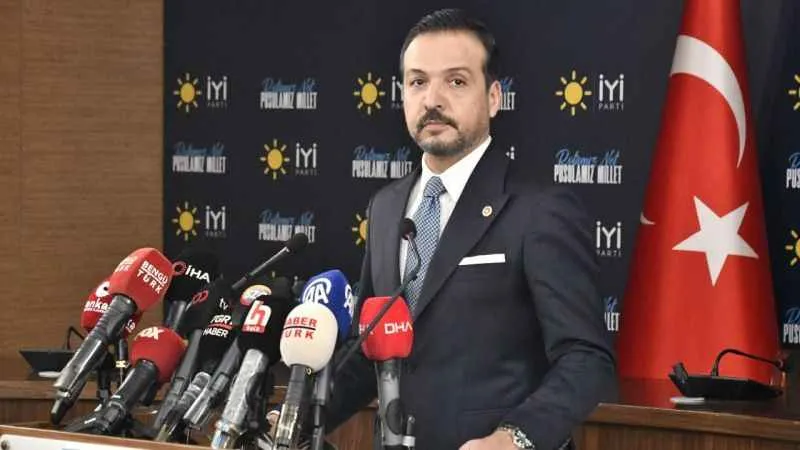 İYİ Partili başkanlardan “müstakil seçim” paylaşımı