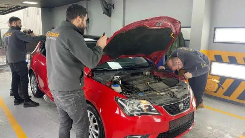 Otomobil dolandırıcılarının yeni yöntemi: Depremde hasar gören araçların şaselerini kullanıyorlar