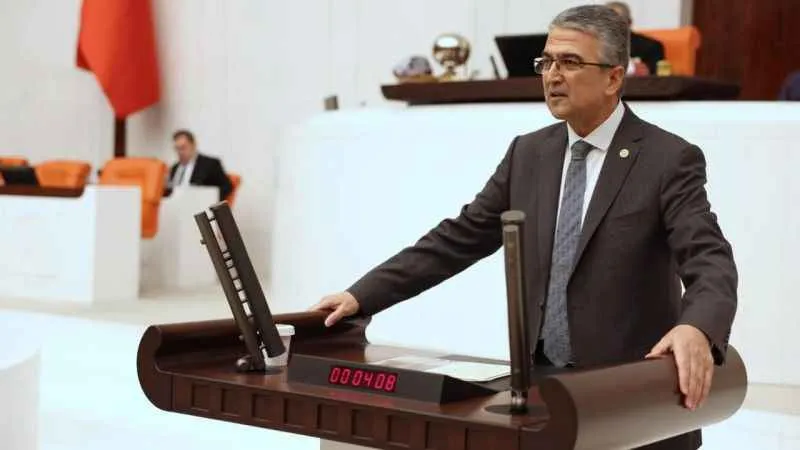 Prof. Dr. Kamil Aydın: “Aziz milletimizden başka dostumuz yok”