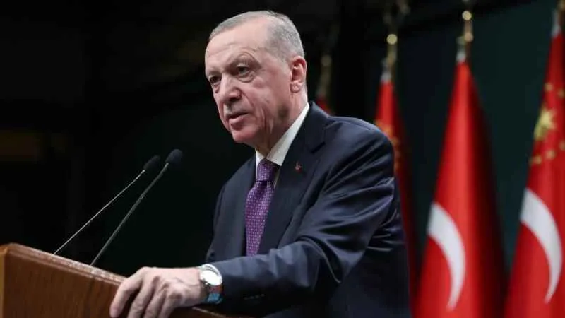 İşçilerimizin onayını alacak, işverenlerimizi yormayacak, istihdama zarar vermeyecek bir asgari ücret seviyesi hedefiyle süreç yönetilecek