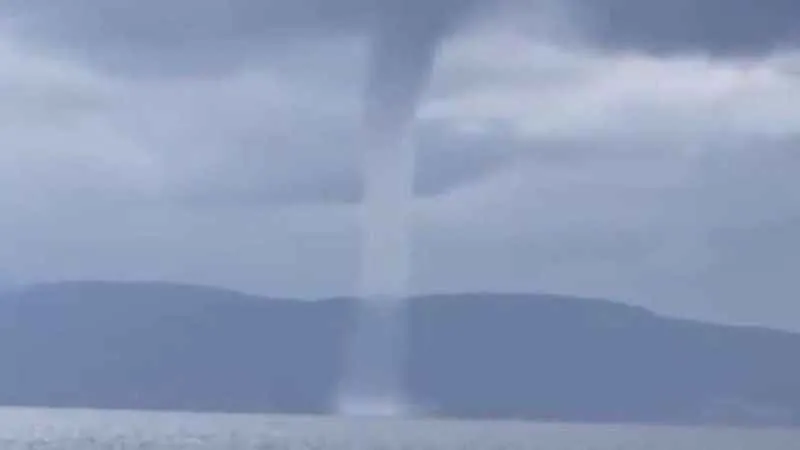 Ege Denizi’nde hortum paniği