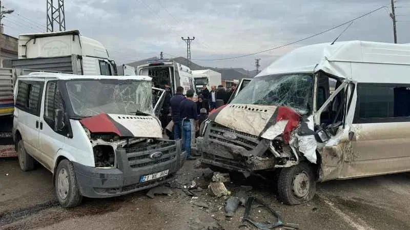 Şırnak’ta trafik kazası: 18 yaralı
