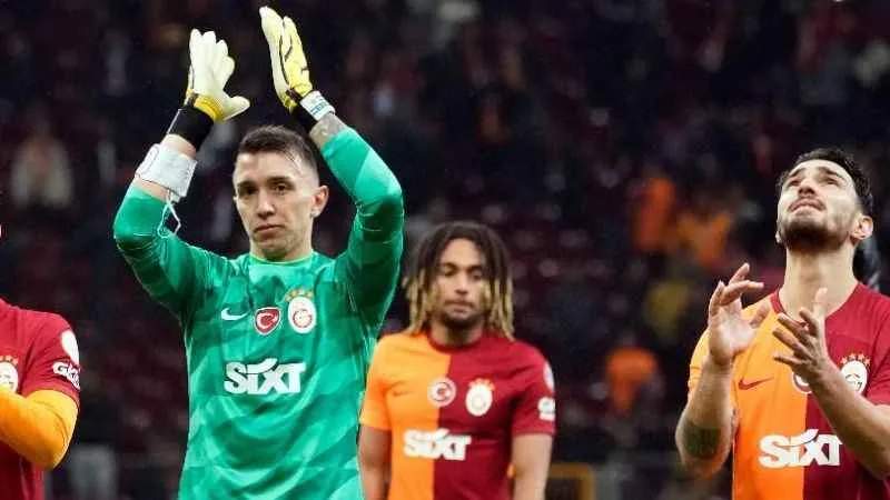 Fernando Muslera cezalı duruma düştü