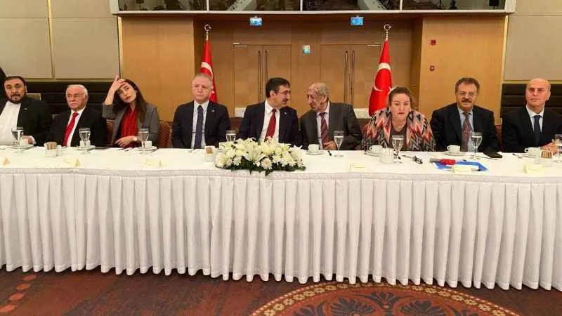 Cumhurbaşkanı Yardımcısı Cevdet Yılmaz Alevi-Bektaşi temsilcileriyle bir araya geldi