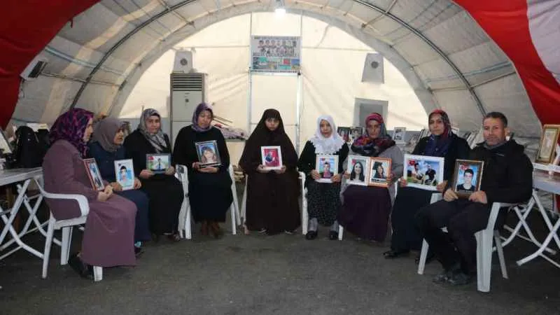 Diyarbakır anneleri bin 559 gündür evlatları için nöbette