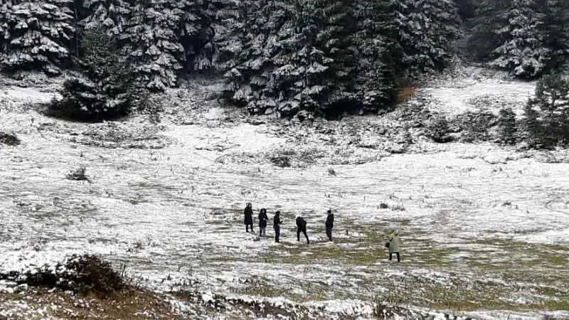 Bolu’nun yüksek kesimleri beyaz örtüyle kaplandı