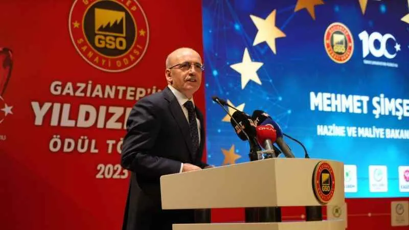 Bakan Şimşek'ten ekonomi yönetimi ve yapılan çalışmalarla ilgili önemli sunum