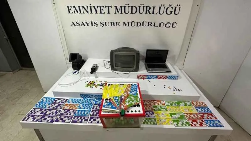 Kağıthane'de kumar operasyonu: 14 kişiye 56 bin lira ceza kesildi