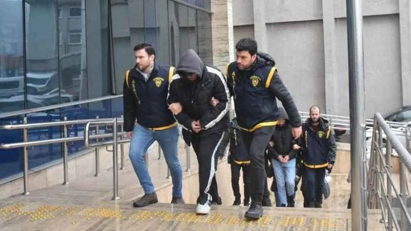 Yüksek kazanç vaadiyle 450 bin lira dolandırdılar: 4 tutuklu