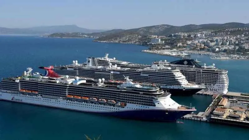 Kuşadası Limanı'na 11 ayda 523 kruvaziyer gemi geldi