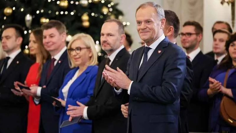 Polonya'da Donald Tusk hükümeti göreve başladı