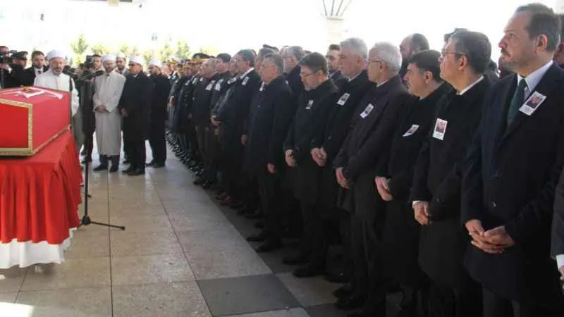 Piyade Teğmen Eril Alperen Emir son yolculuğuna uğurlandı