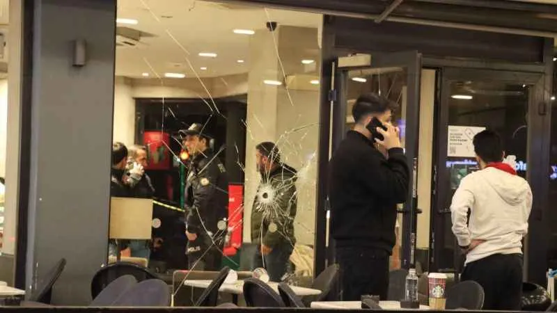 Adana’da Starbucks’a silahlı saldırı