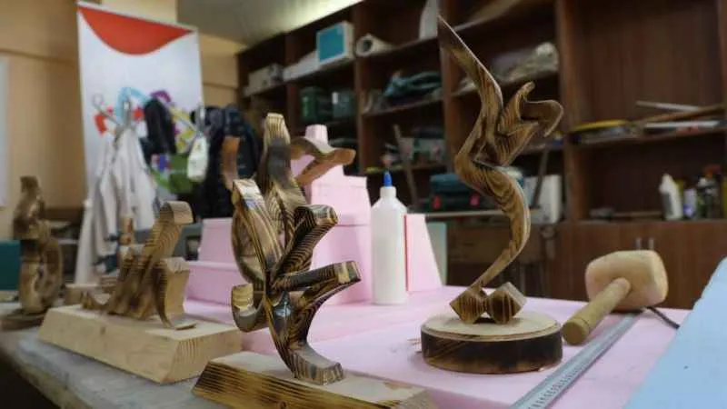 Elazığlı usta kütükleri sanata dönüştürüyor