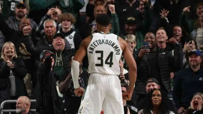 Antetokounmpo kariyer rekoru kırdı, Bucks kazandı