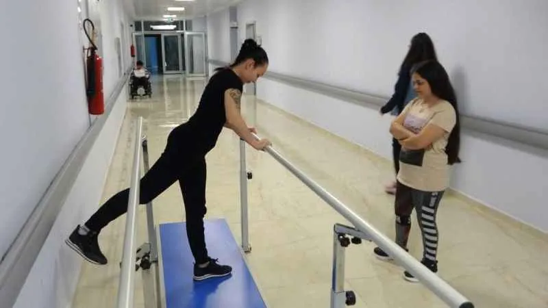  İsviçre’den geldi, Pamukkale'de şifa arıyor